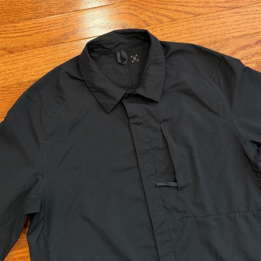 Lululemon Technical Button-Down Snap Shirt Mens Small Black Gridstop Performance